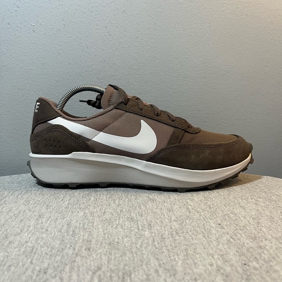 Nike Waffle Nav Brown White Sneaker Men's Shoe Size 10 FJ4195-201